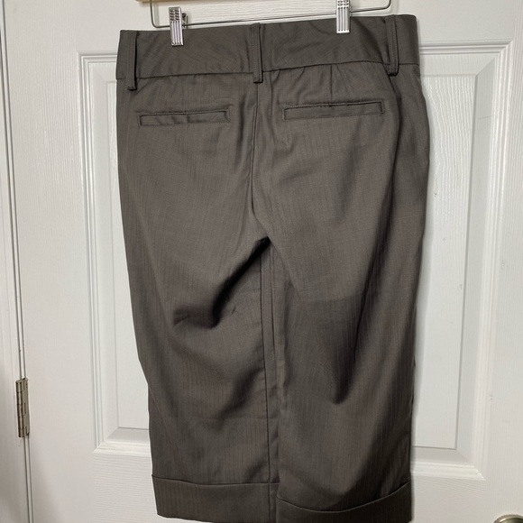 OLD Navy low waist stretch capri size 4 - Picture 4 of 7